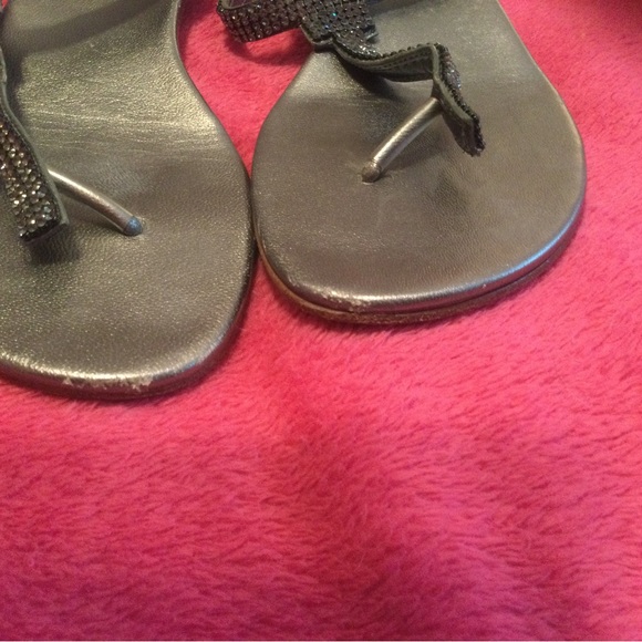 Stuart Weizmann Metallic vanity crystal t strap flax sandal SZ 8 - Picture 6 of 13